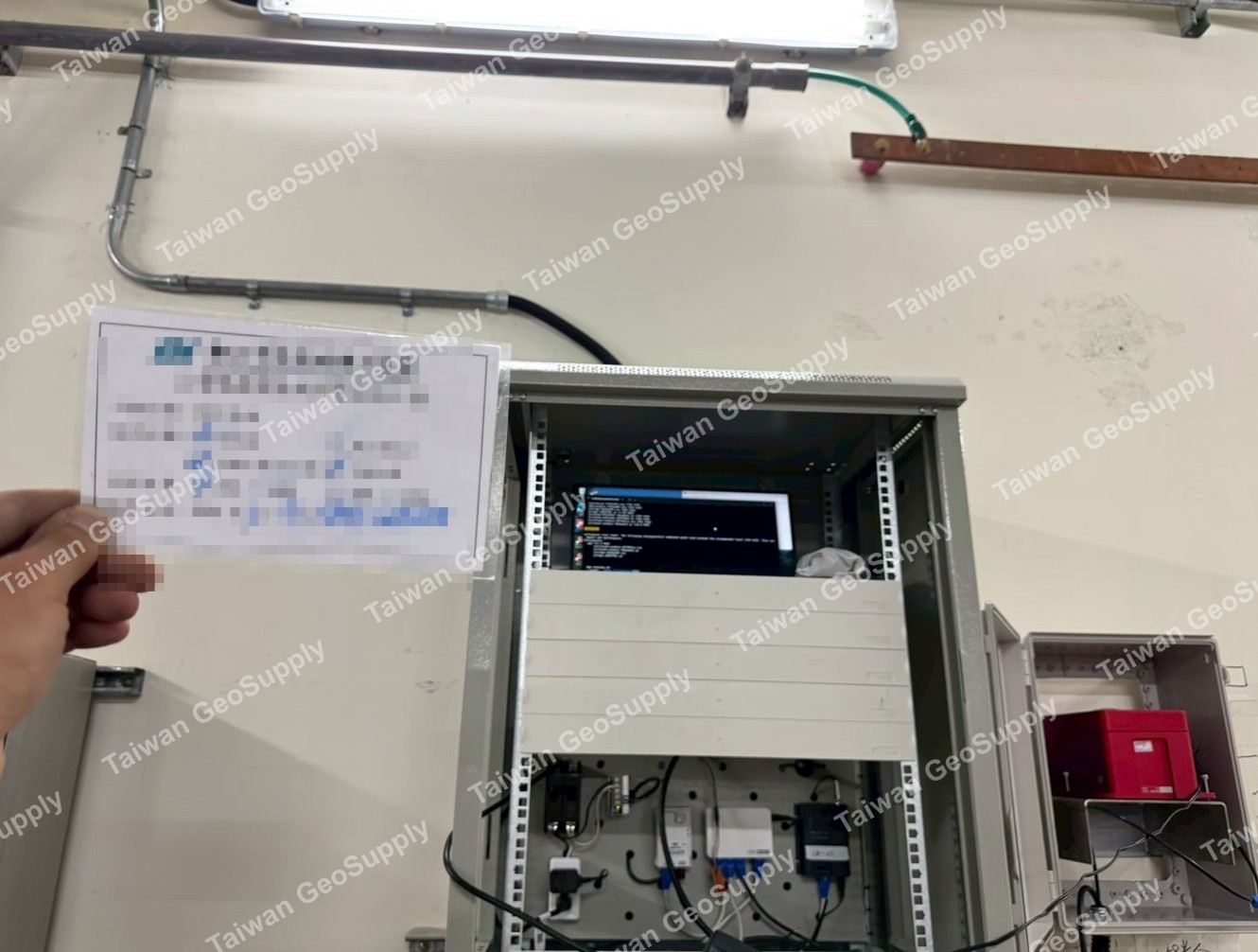 Seismometer and anemometer application photo