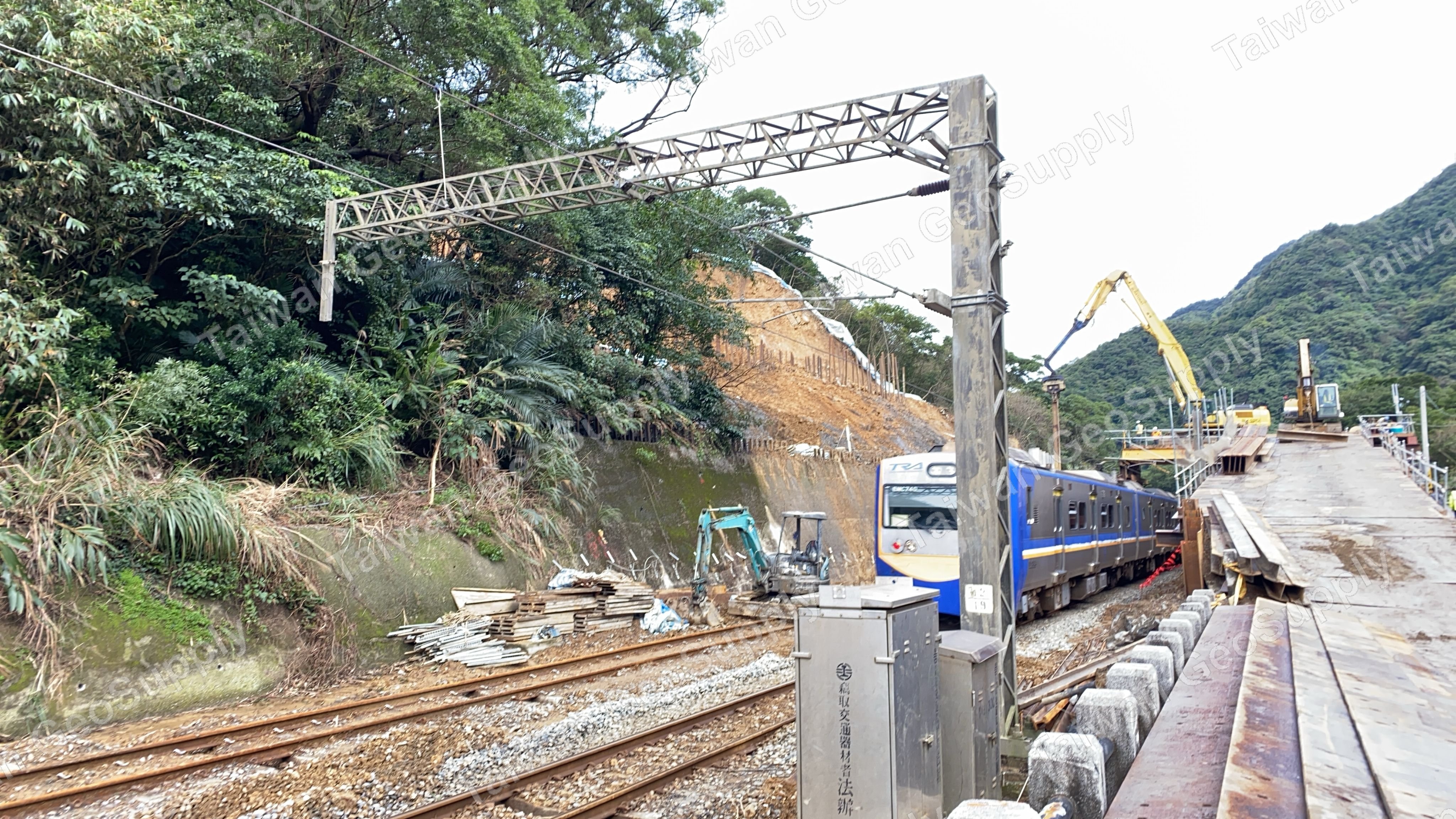 邊坡搶修現場空拍照片